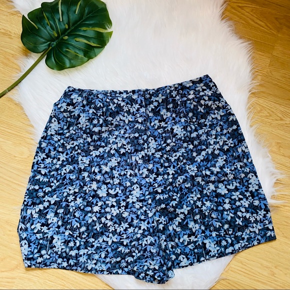 🌈 3/$25 Floral Blue Skort - Picture 3 of 5